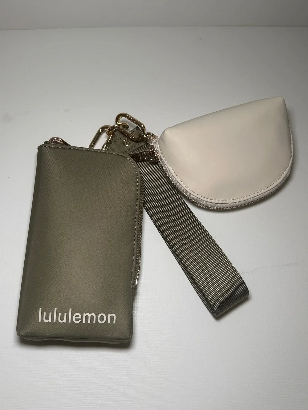 lululemon athletica Olive Green and Cream Wristlet Card Case Duo